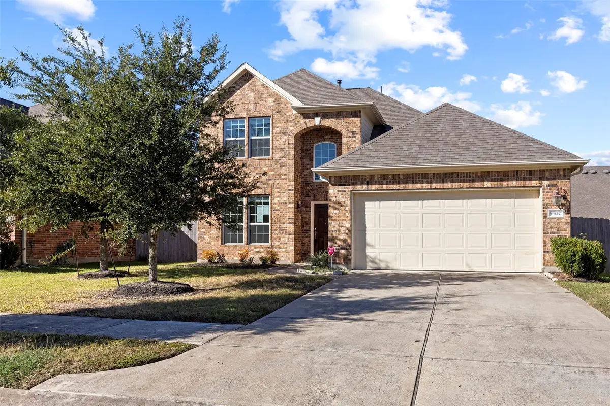 6527 Hunters Trace Lane, Baytown, TX 77521 - Image #1