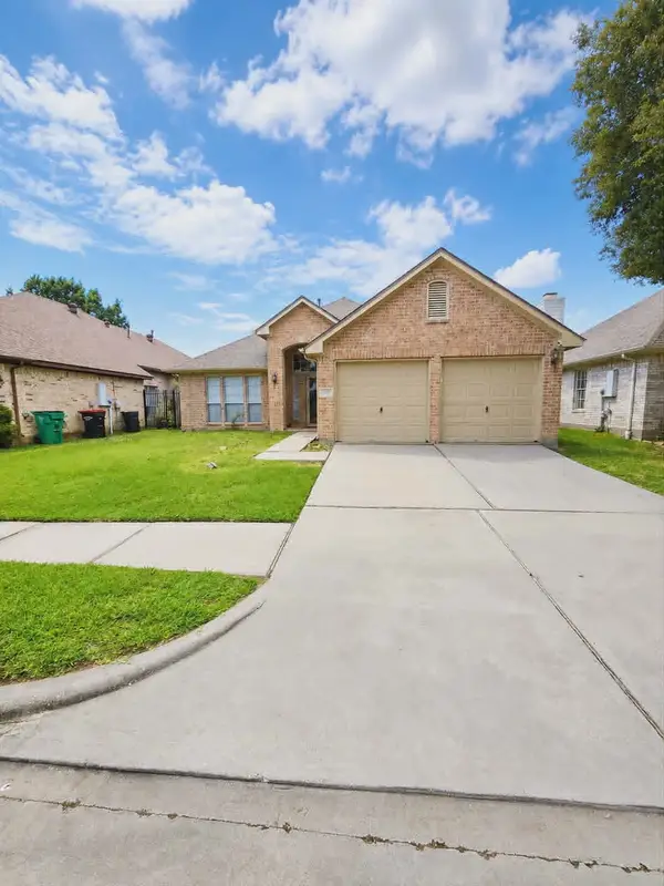 4231 Applerock Drive, Baytown, TX 77521