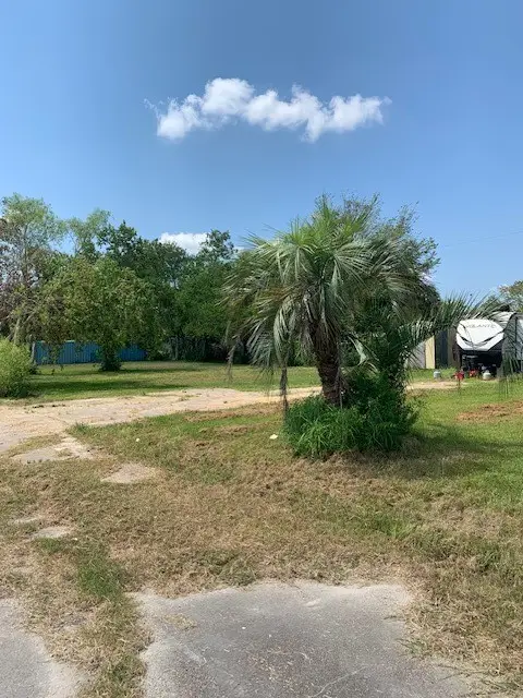 157 Cossin Road, Angleton, TX 77515 - Image #3