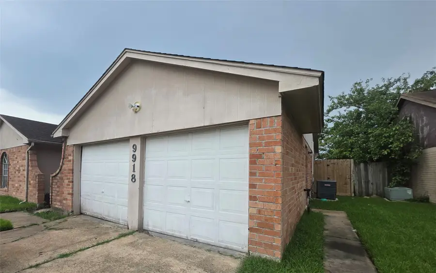 9918 Willmont Road, La Porte, TX 77571 - #2