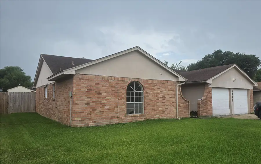 9918 Willmont Road, La Porte, TX 77571 - #3