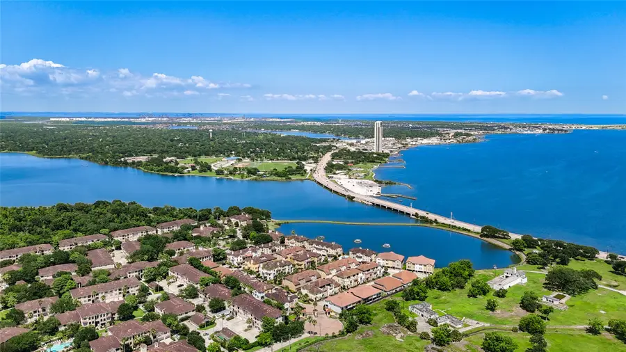 26 W Oaks Drive, Houston, TX 77058 - #2