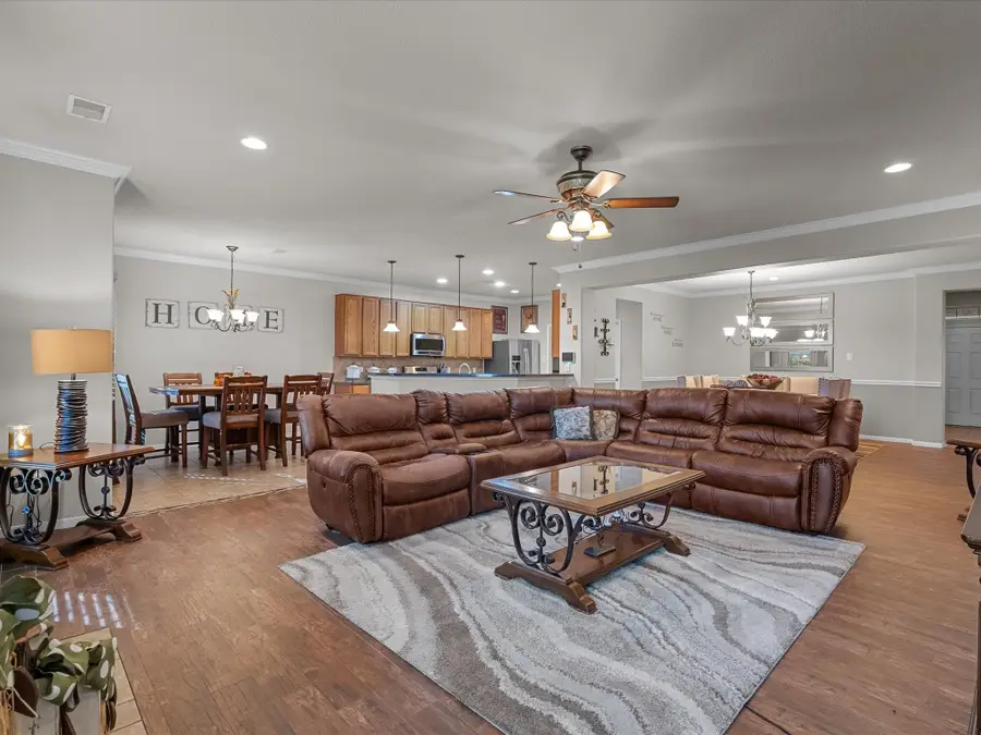 5922 Rosemary Circle, Baytown, TX 77521 - Image #2