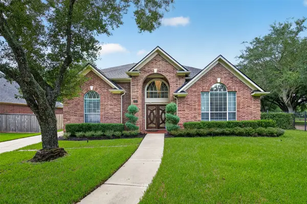 1802 Pepper Tree Court, Sugar Land, TX 77479