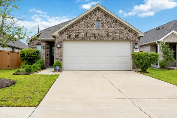 8118 Royal Breeze Drive, Cypress, TX 77433