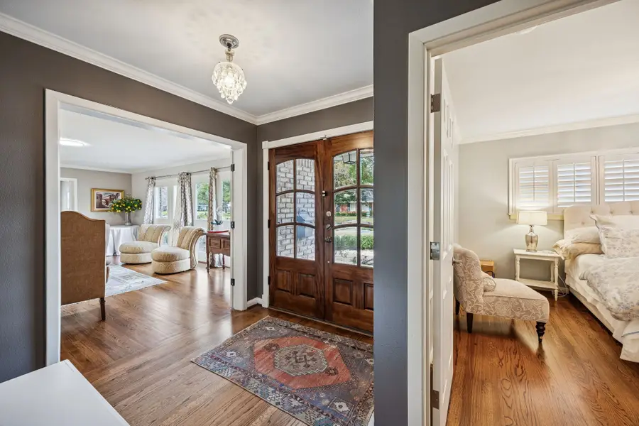 5659 Chevy Chase Drive, Houston, TX 77056 - Image #2