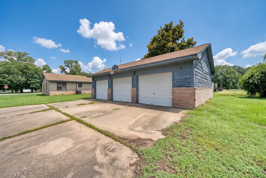 413 3rd Street, Somerville, TX 77879 - #2