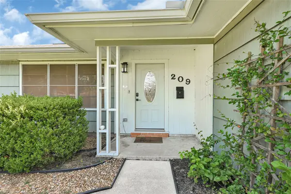 209 W 6th Street, Deer Park, TX 77536