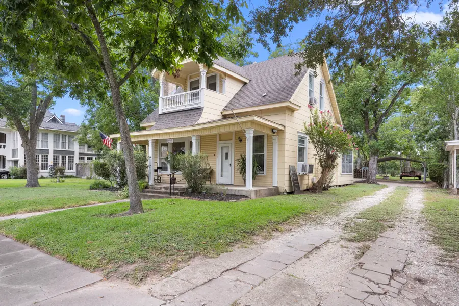 208 E East State Street, Eagle Lake, TX 77434 - Image #2