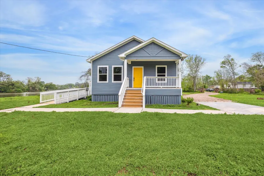 531 N Lake Drive, Holiday Lakes, TX 77515 - #2