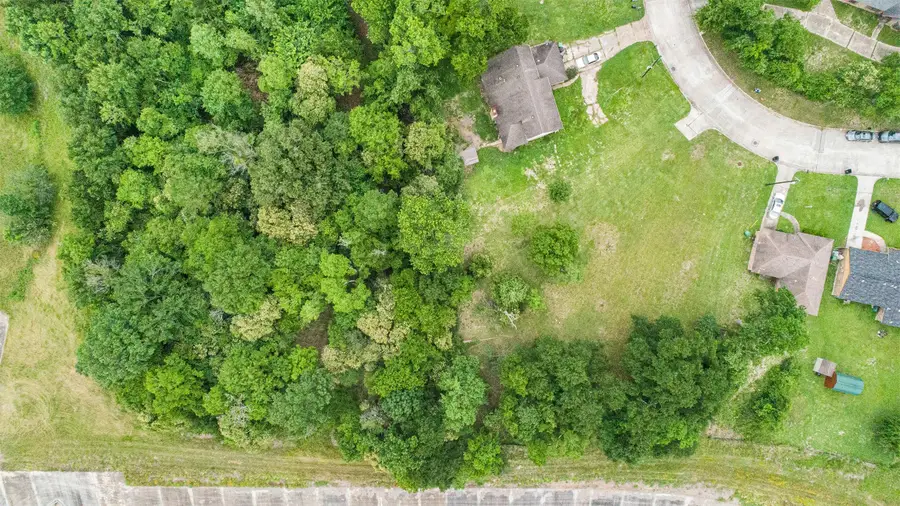 6609 Bayou View Drive, Houston, TX 77091 - Image #2