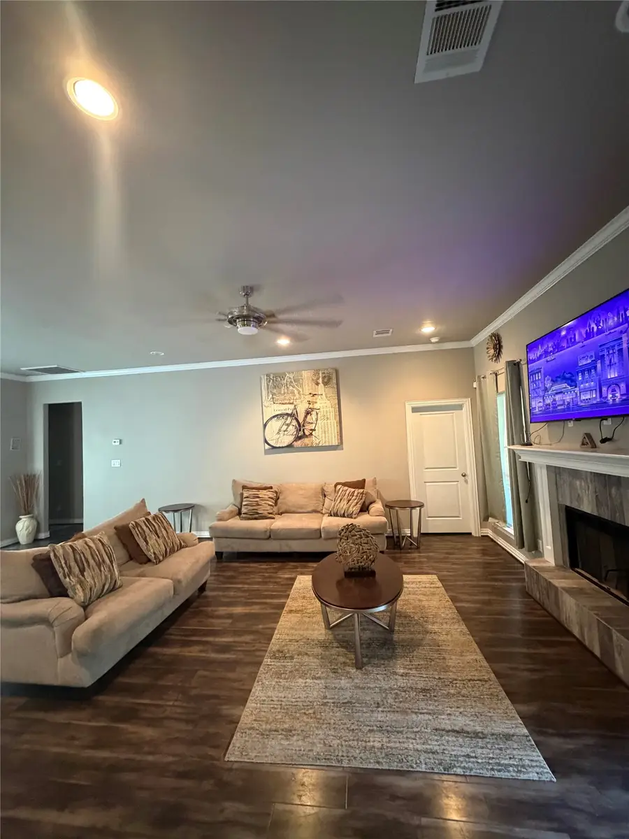 8150 Sharondale Drive, Houston, TX 77033 - #3