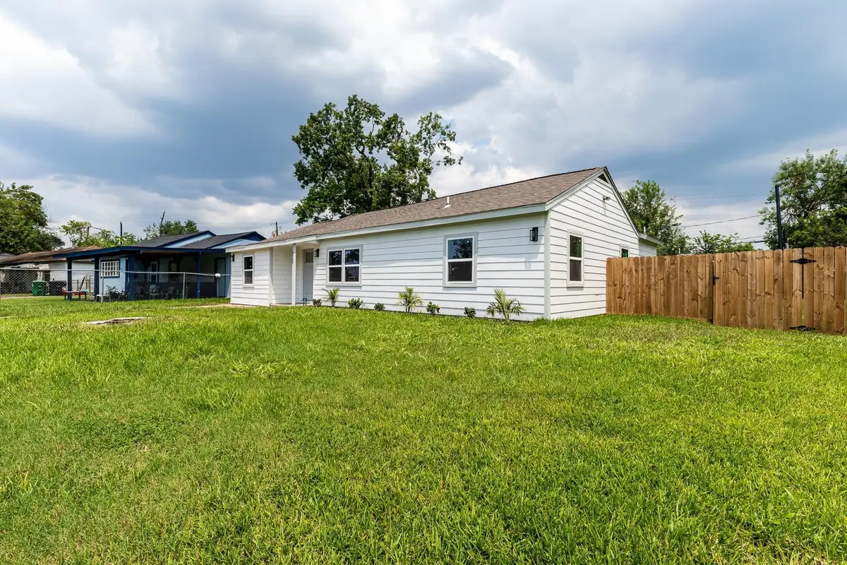 9529 Fairland Drive, Houston, TX 77051 - Image #1