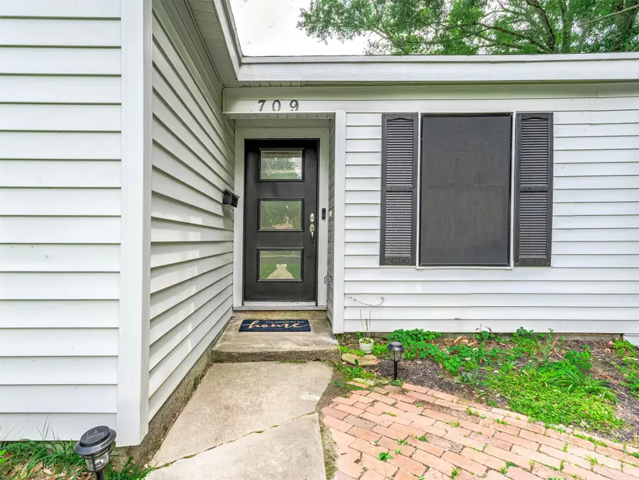 709 E Gulf Street, Baytown, TX 77520 - #3