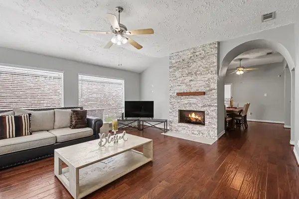 16147 New Field Drive, Houston, TX 77082