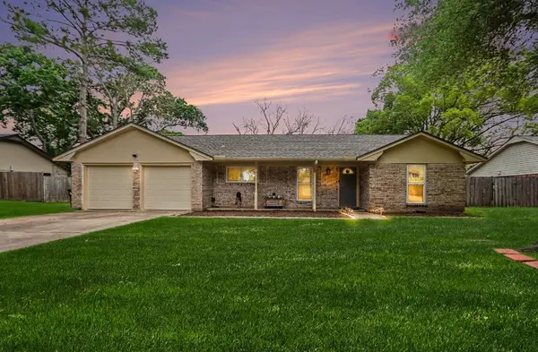 114 E Wildwinn Drive, Alvin, TX 77511