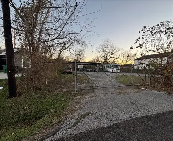 334 Connecticut Street, Houston, TX 77029