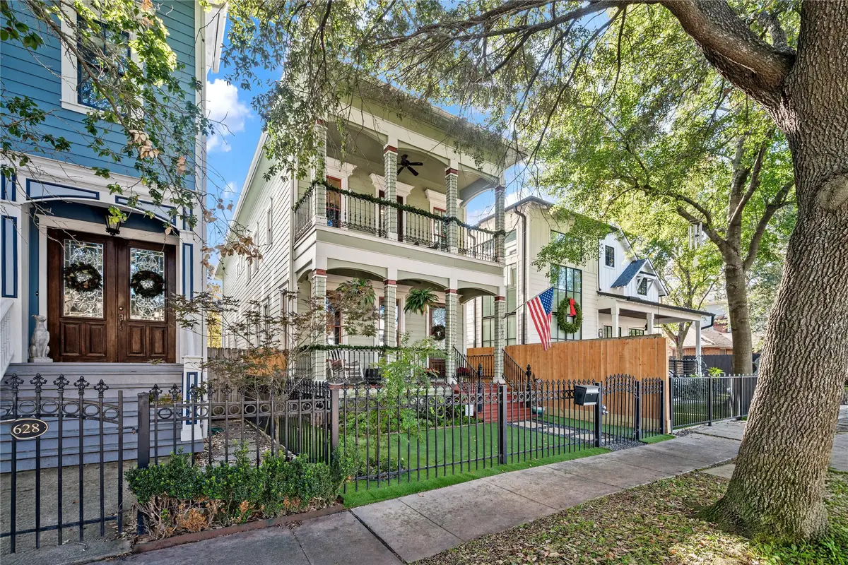 626 E 12th Street, Houston, TX 77008 - Image #1