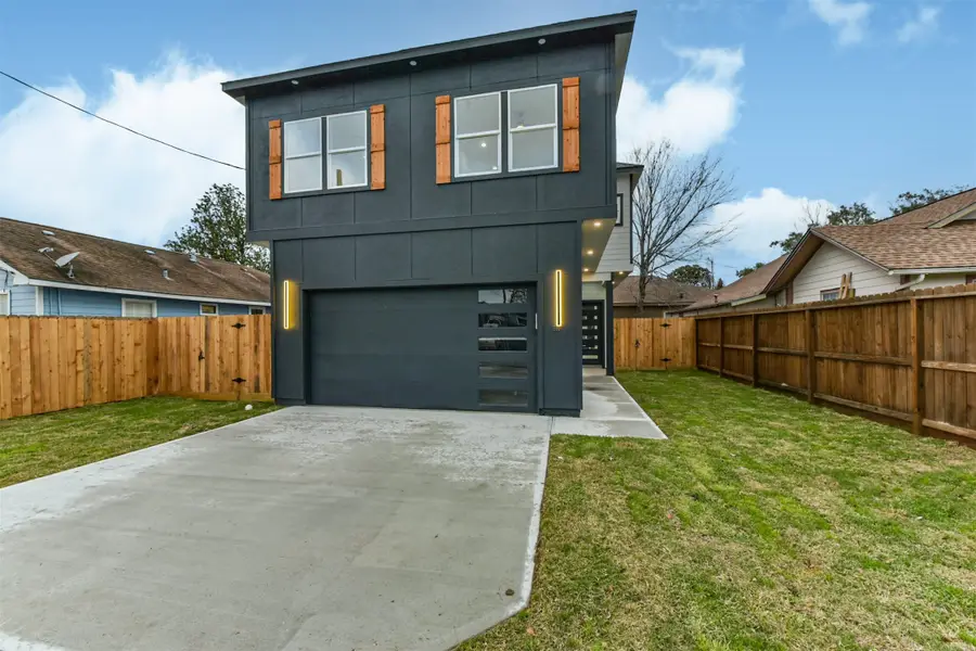 613 Melbourne Street, Houston, TX 77022 - Image #2