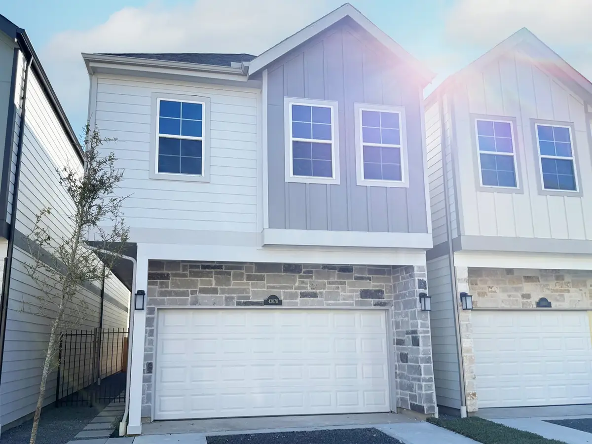 4307 B Dickson Street, Houston, TX 77007 - Image #1