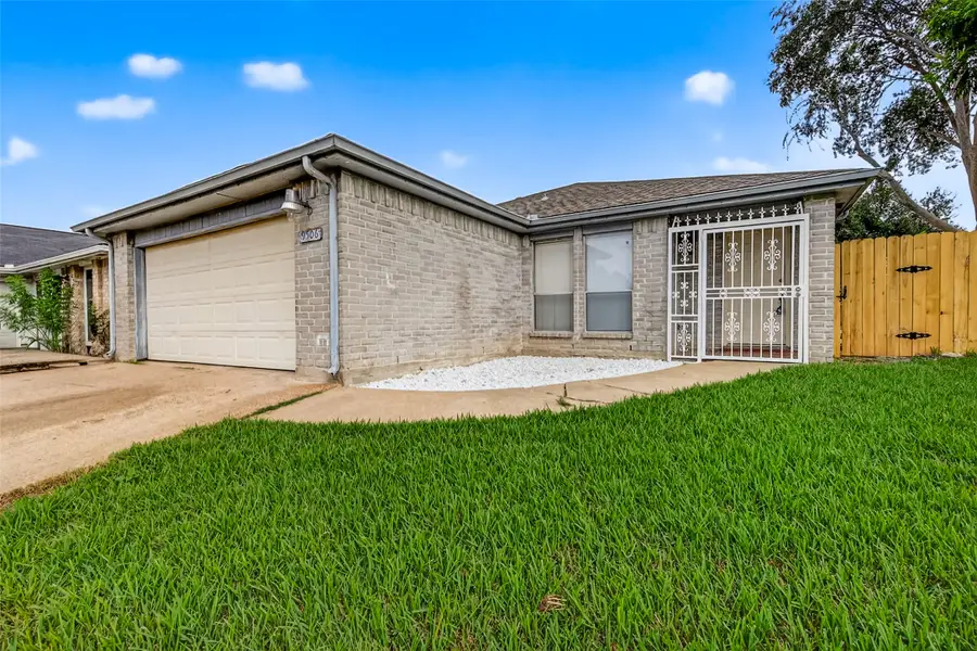 9506 Hendon Lane, Houston, TX 77036 - Image #3