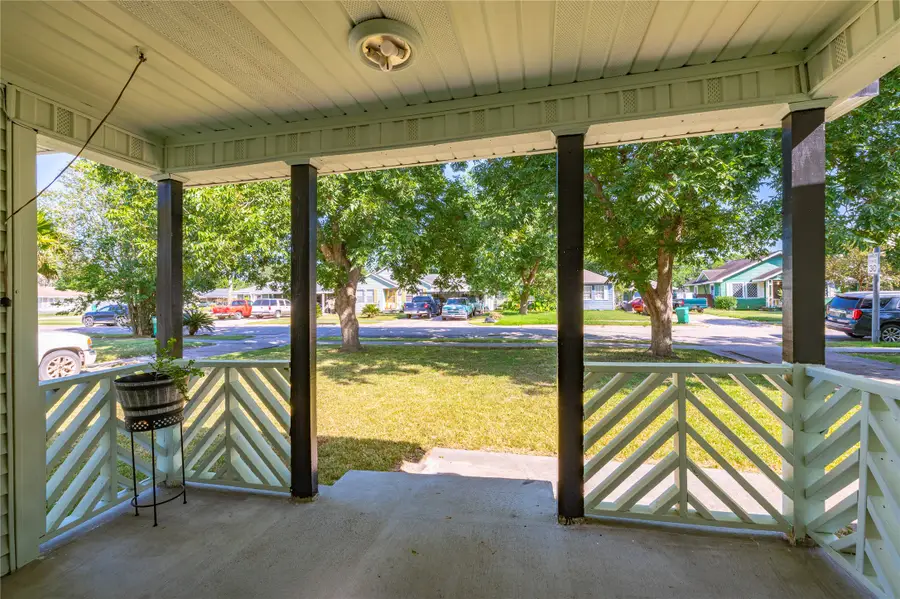 1427 Hankamer Street, Pasadena, TX 77506 - #3