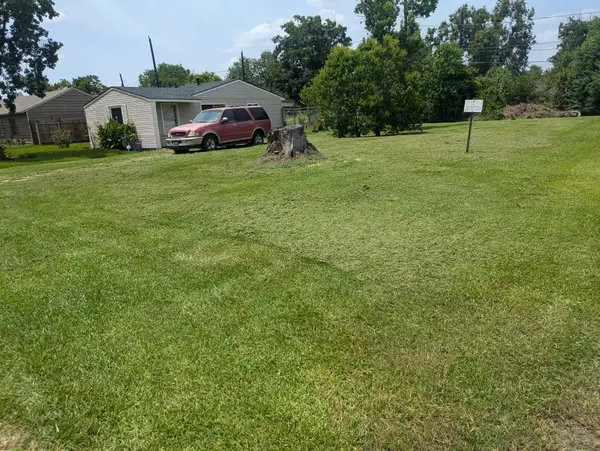 5335 Lyndhurst Drive, Houston, TX 77033