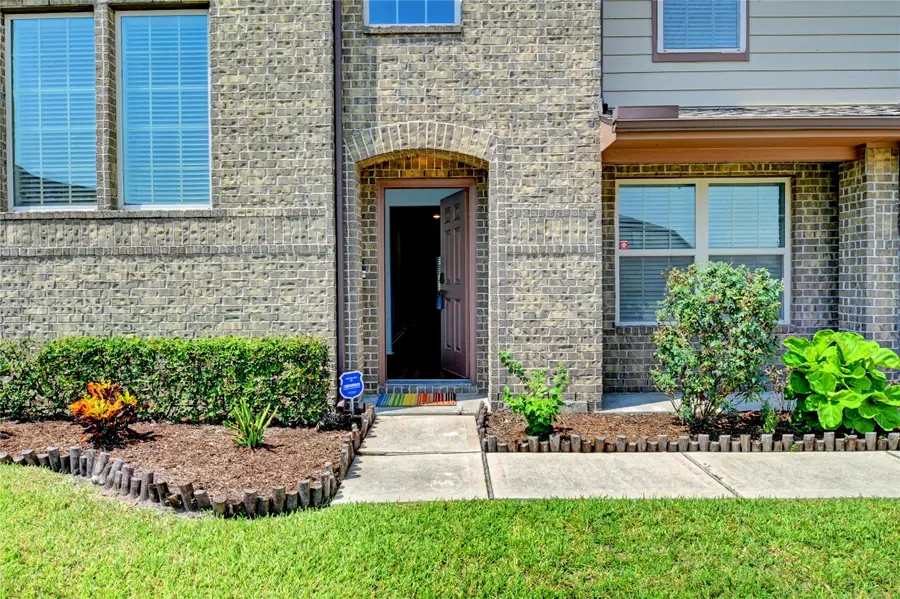 9230 Mission Arbor Lane, Richmond, TX 77407 - Image #2