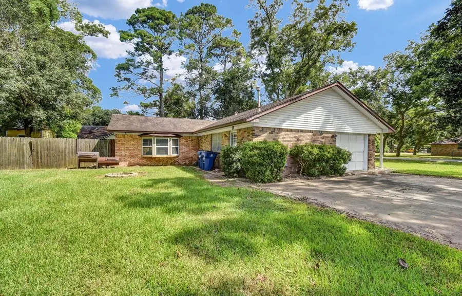 404 S 14th Street, West Columbia, TX 77486 - #2