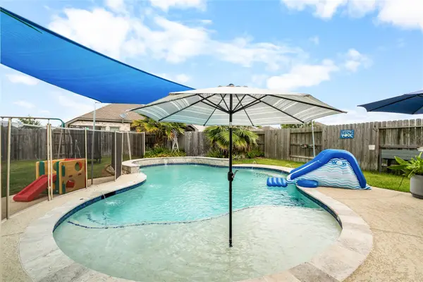 8910 Beacon Mill Drive, Cypress, TX 77433