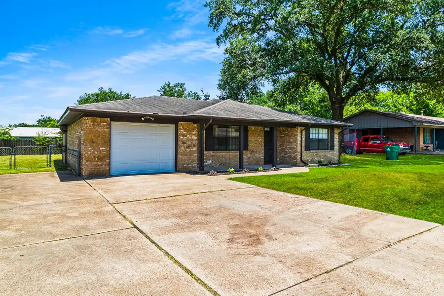 108 W Viser Street, Madisonville, TX 77864 - Image #2
