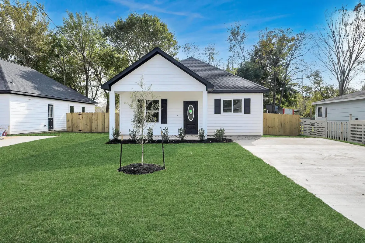 1815 Thompson Street, La Marque, TX 77568 - Image #1