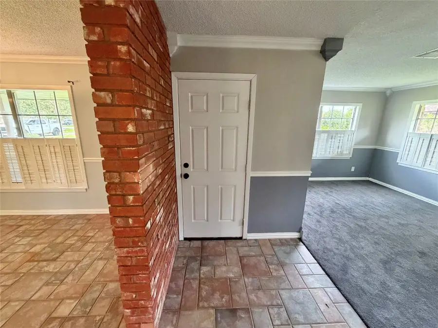 311 Southern Oaks Drive, Lake Jackson, TX 77566 - #3