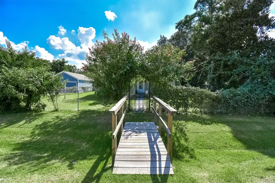 302 Damon Street, Richmond, TX 77406-3708 - Image #2