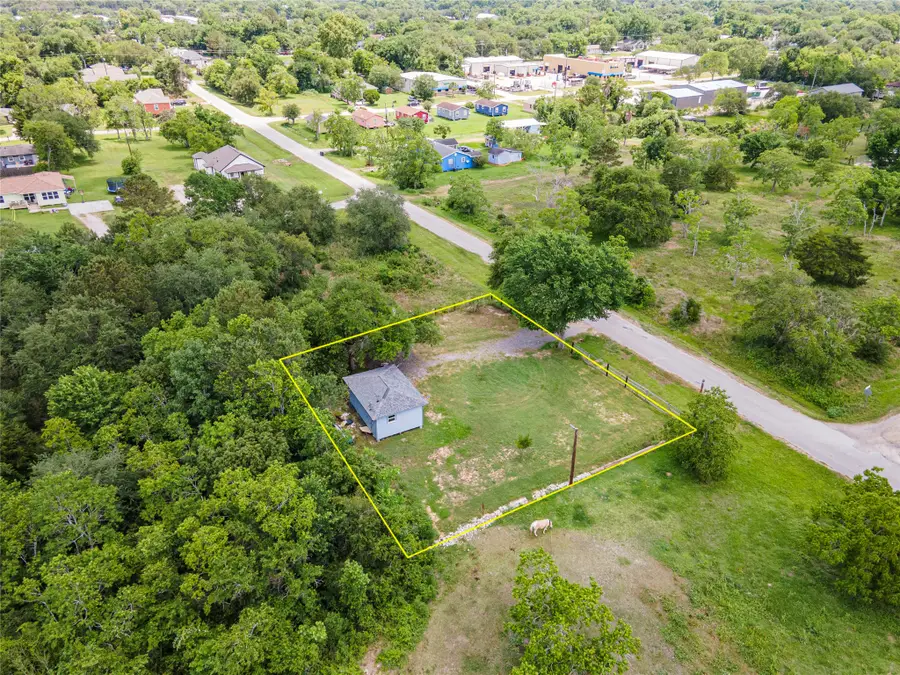 7230 Moore Street, Hitchcock, TX 77563 - Image #3