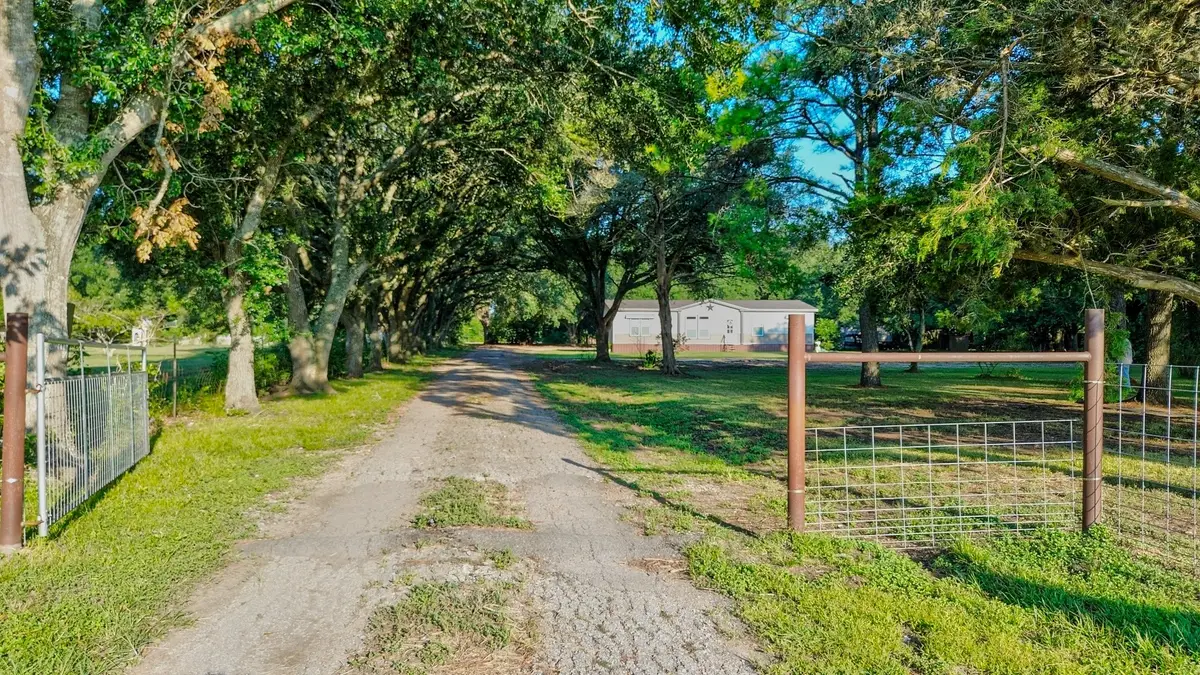 6109 County Road 225, East Bernard, TX 77435 - Image #1