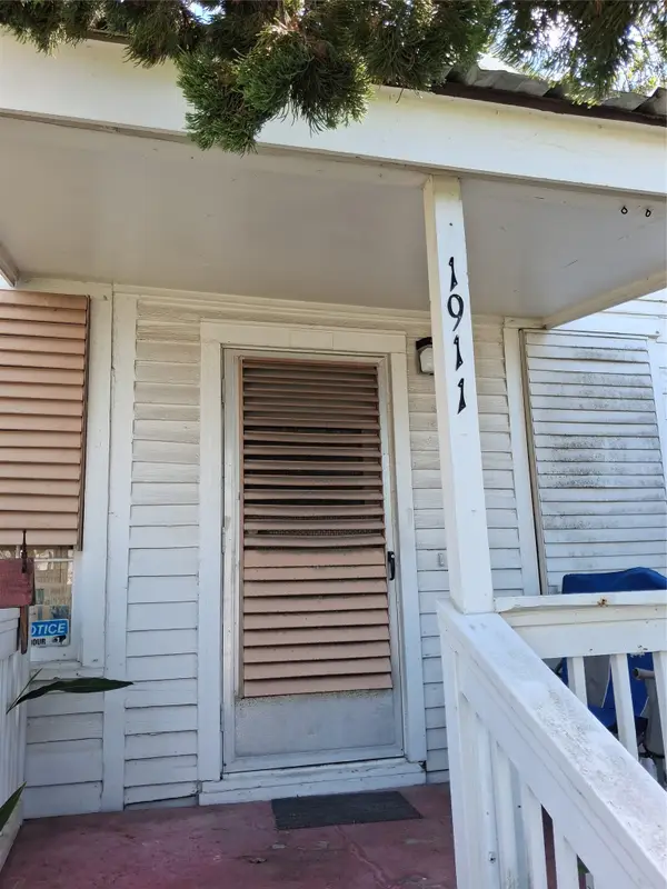 1911 Avenue O 1/2, Galveston, TX 77550