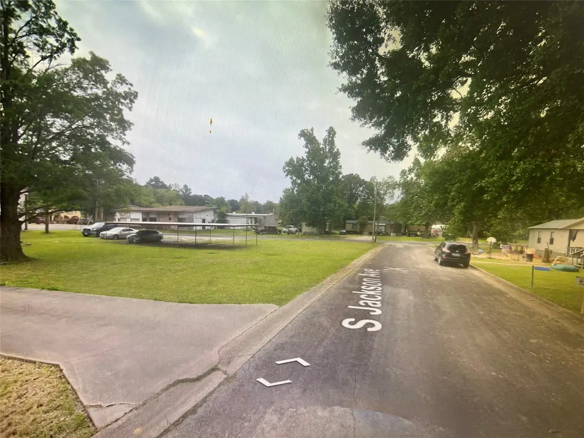 220 S Jackson Avenue, Livingston, TX 77351 - Image #1