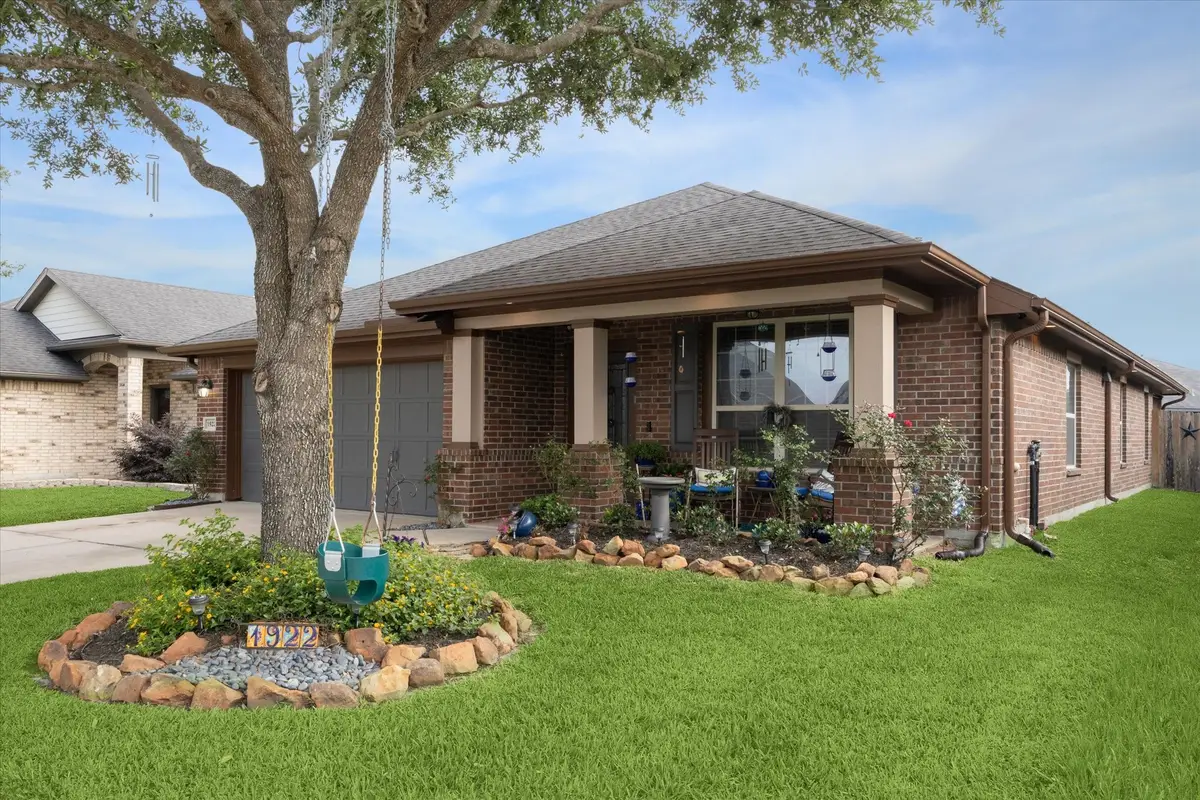 1922 Cadbury Castle Lane, Fresno, TX 77545 - Image #1