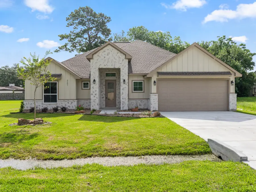3207 Ave I, Bay City, TX 77414 - #2