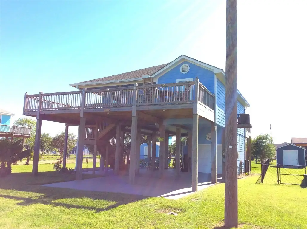 915 Sandollar, Crystal Beach, TX 77650 - #1