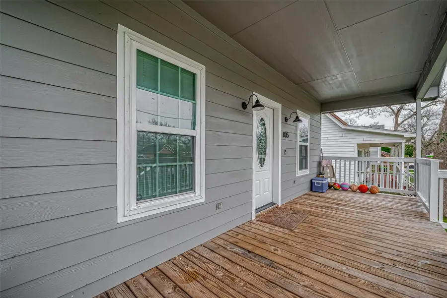 805 E Mulberry Avenue, Wharton, TX 77488 - Image #2