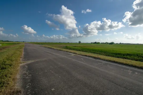 255 Brahman Trail, Angleton, TX 77515