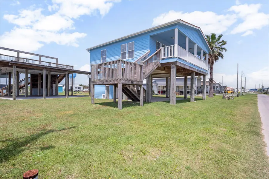 898 S Crystal Beach Road, Crystal Beach, TX 77650 - Image #2