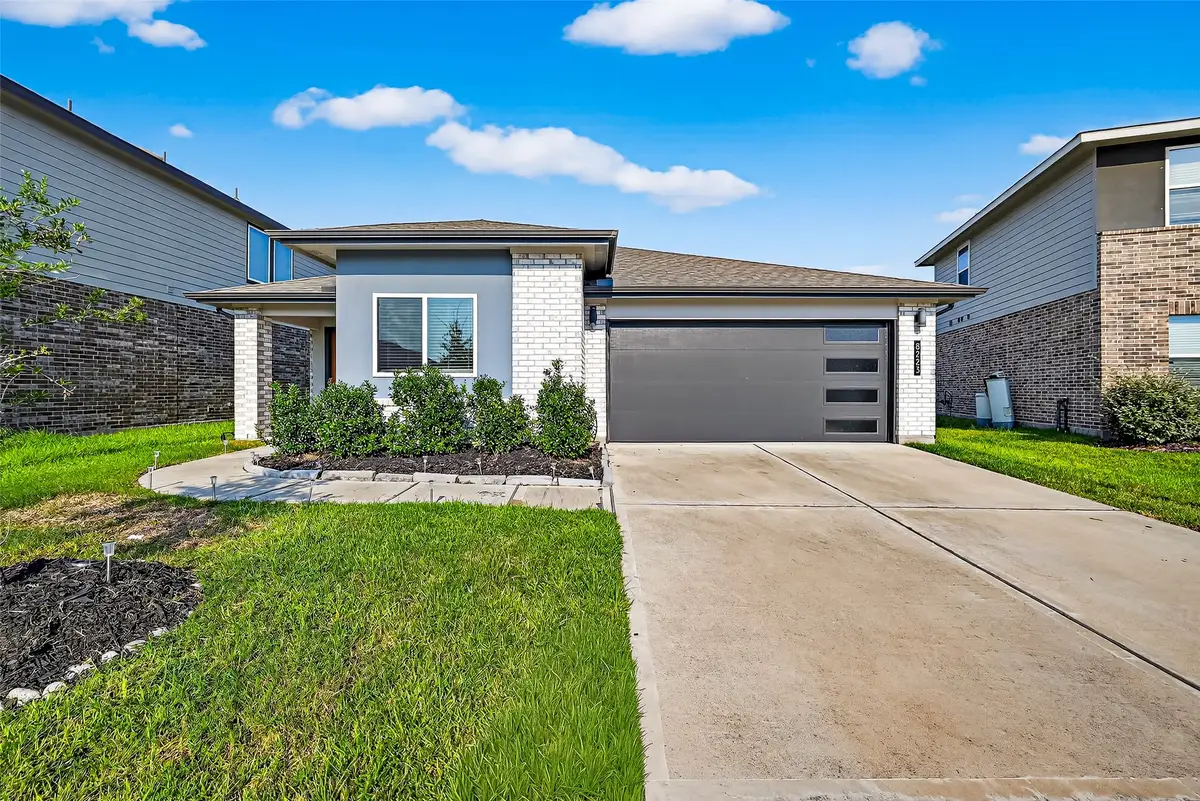 8223 Hush Heights Drive, Rosharon, TX 77583 - #1