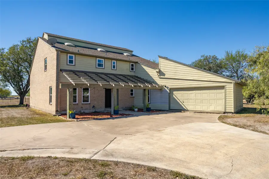 3649 County Road 52b, Robstown, TX 78380 - Image #2