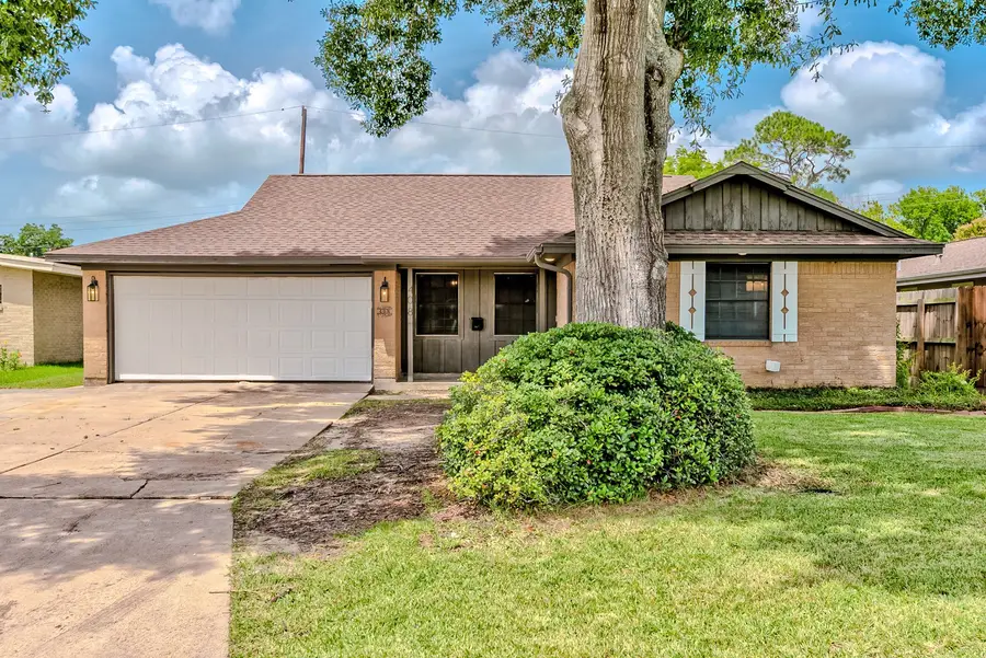 408 N 36th Street, Nederland, TX 77627 - #2