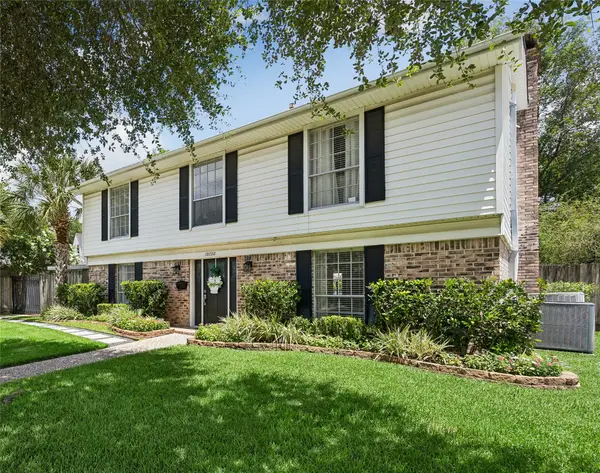 10730 Cedar Creek Drive, Houston, TX 77042