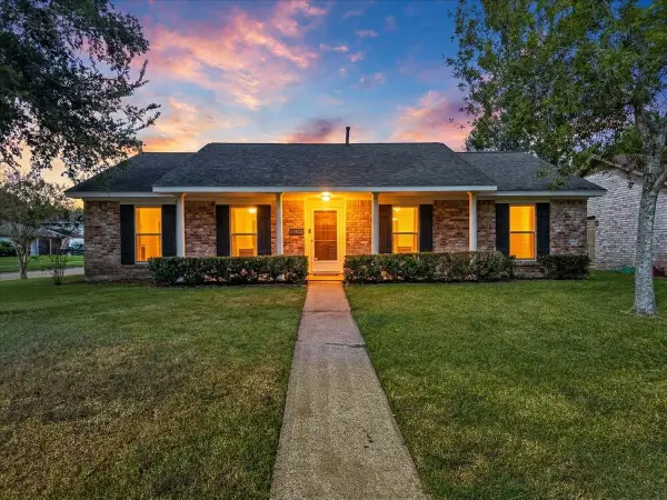 15703 Blackhawk Boulevard, Friendswood, TX 77546