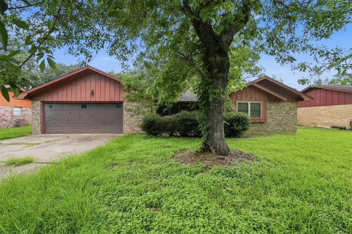 2901 Del Monte Avenue, Bay City, TX 77414 - #1